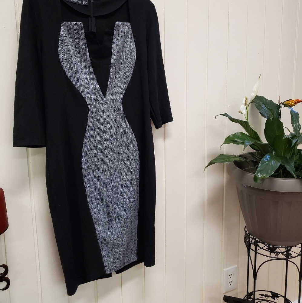 Gray black and white 3q sleeves dress